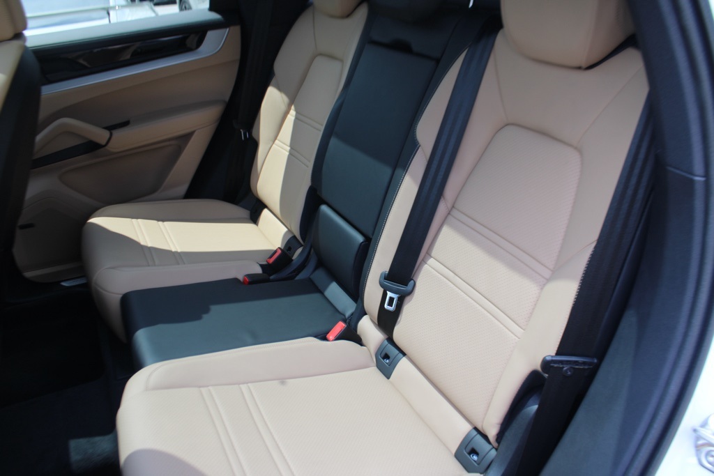 2026 Porsche Cayenne Coupe photo 23