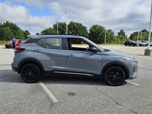 2024 Nissan Kicks SR photo 12