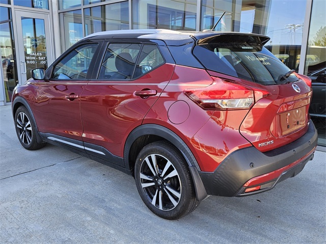 2020 Nissan Kicks SR photo 3