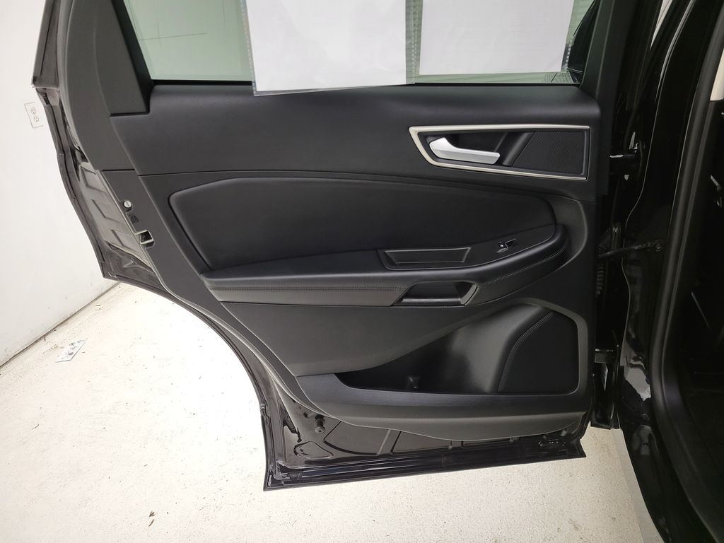 2024 Ford Edge SEL photo 37