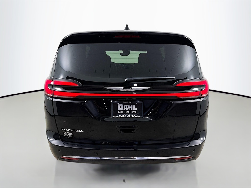 2025 Chrysler Pacifica photo 6