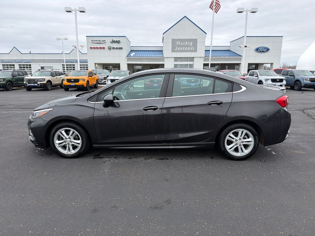 Used 2017 Chevrolet Cruze LT with VIN 1G1BE5SMXH7117765 for sale in New Lisbon, WI