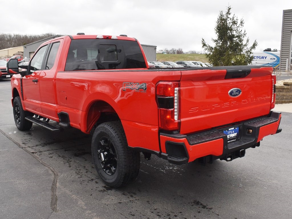 2025 Ford F-350 XL photo 3