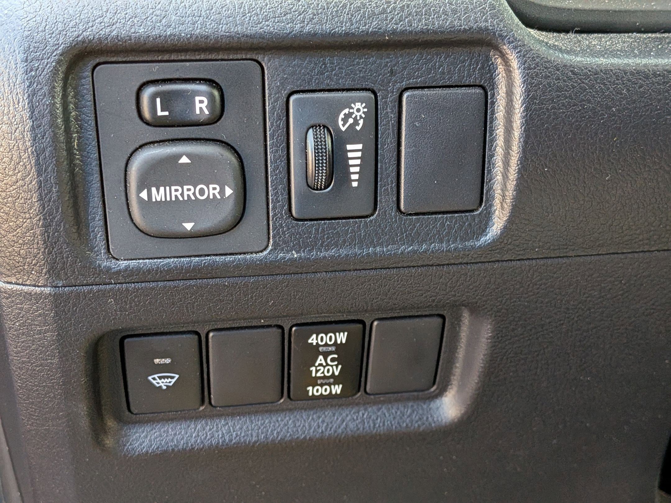 2016 Toyota 4Runner SR5 photo 11