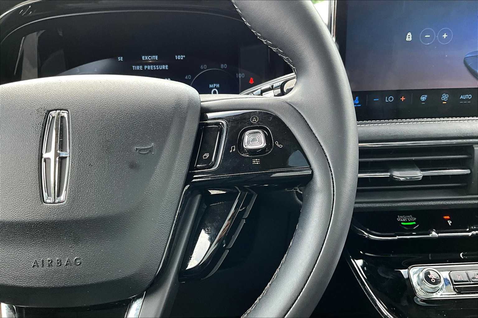 2023 Lincoln Corsair Standard photo 21