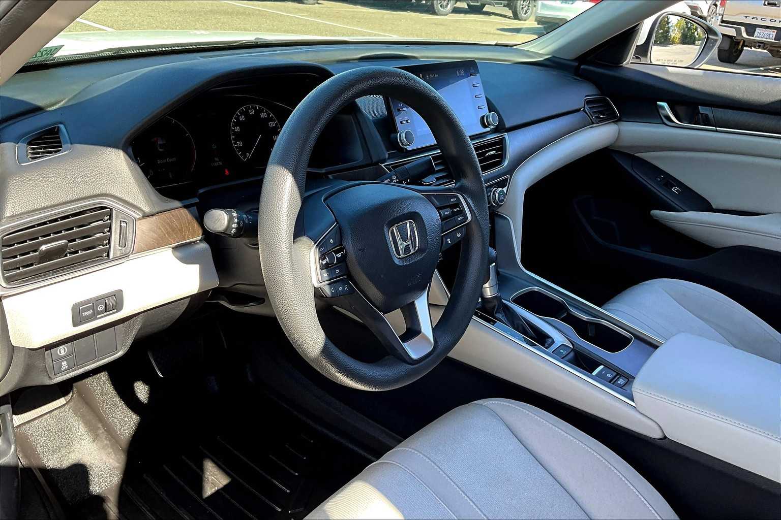 2018 Honda Accord EX 1.5T photo 17