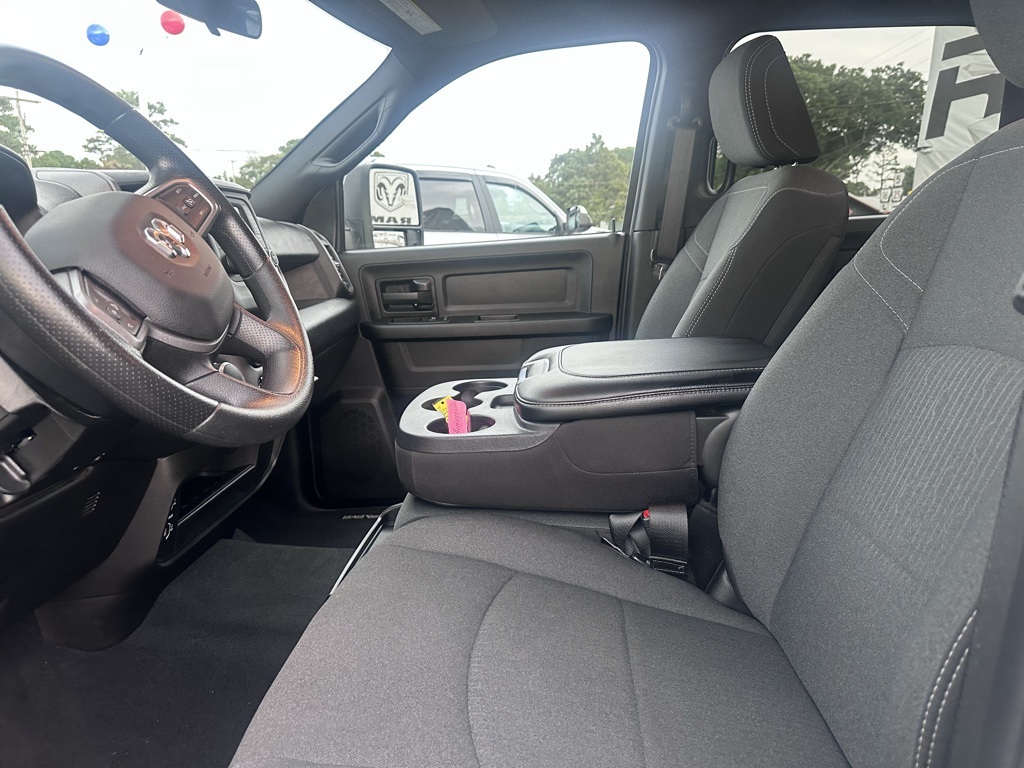 2024 Ram 2500 Tradesman photo 3