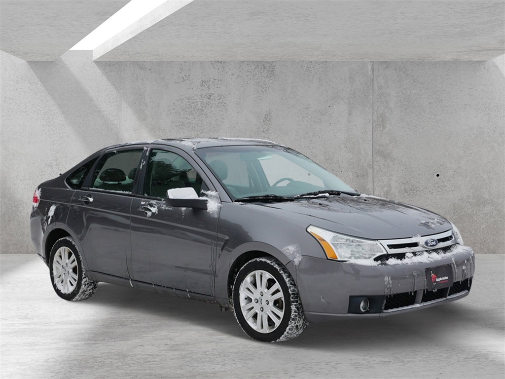 2011 Ford Focus SEL's photo