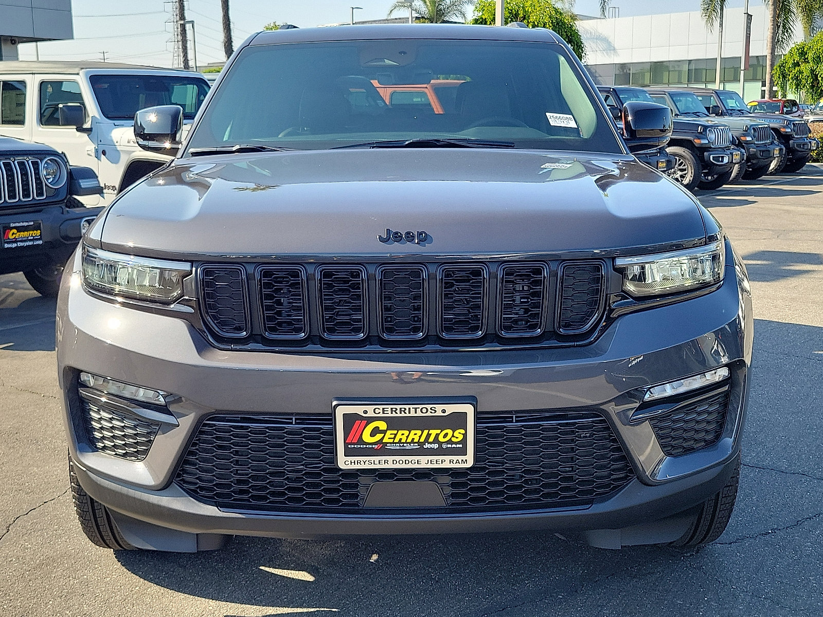 2025 Jeep Grand Cherokee Limited photo 16