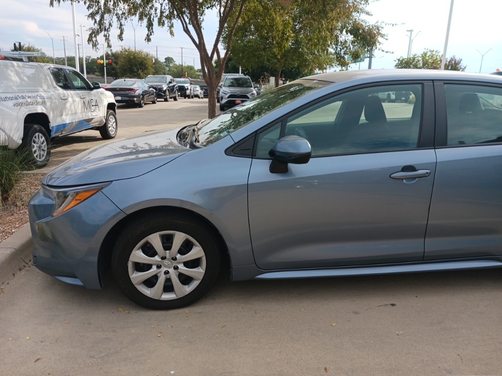 Used 2023 Toyota Corolla LE with VIN 5YFB4MDE8PP048274 for sale in Northfield, Minnesota