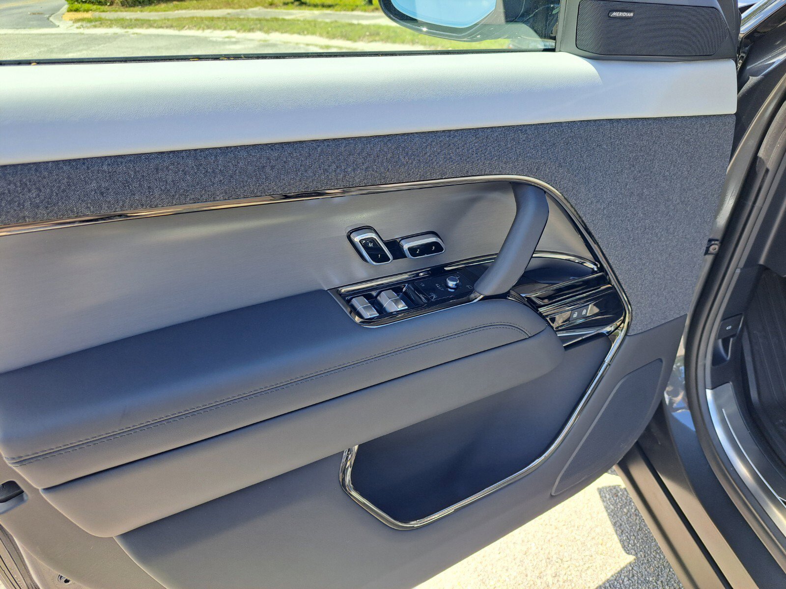 2025 Land Rover Range Rover Sport SE photo 10