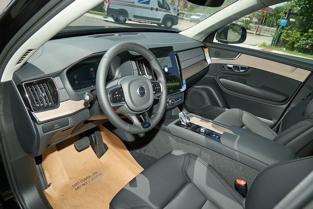 2025 VOLVO XC90 - Image 11