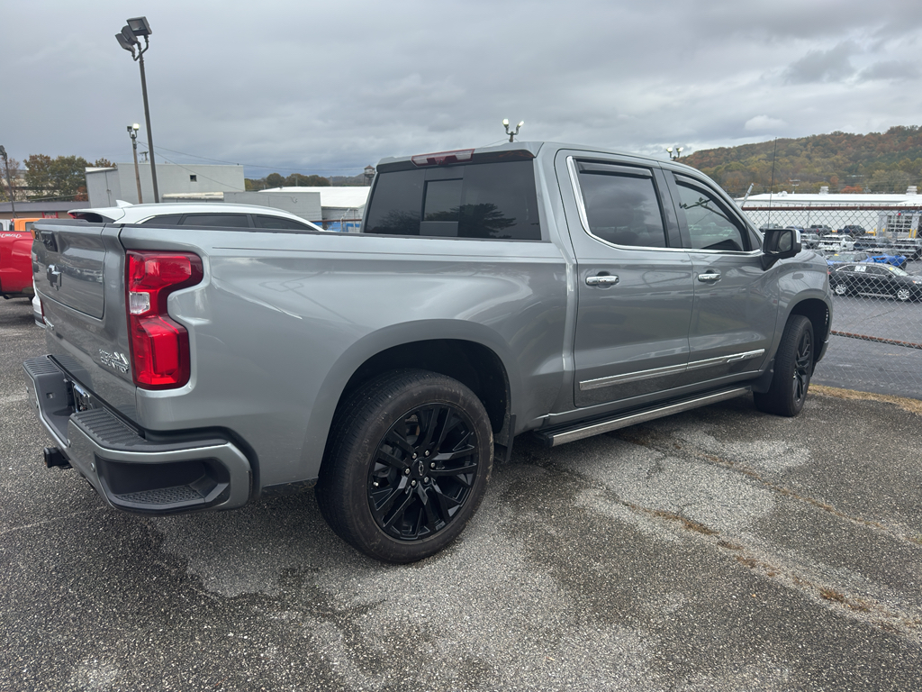2024 Chevrolet Silverado 1500 High Country photo 3