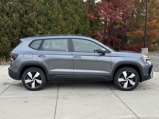 2025 Volkswagen Taos S photo 4