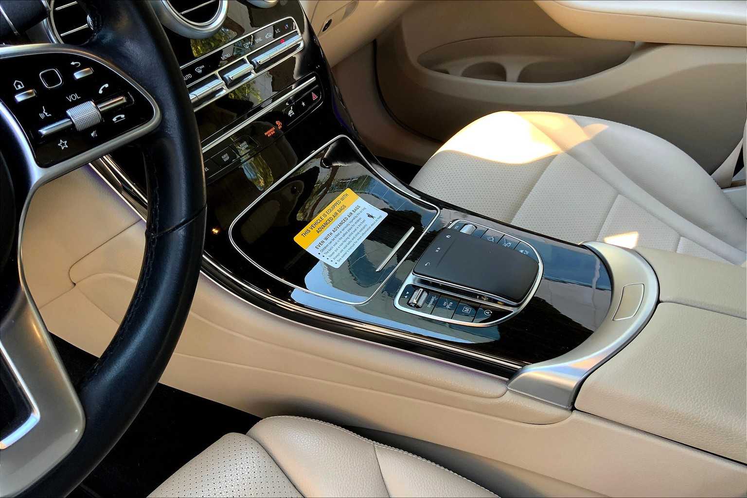 2021 Mercedes Benz GLC 300 photo 15