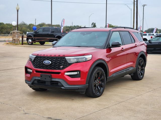 2022 Ford Explorer ST photo 2