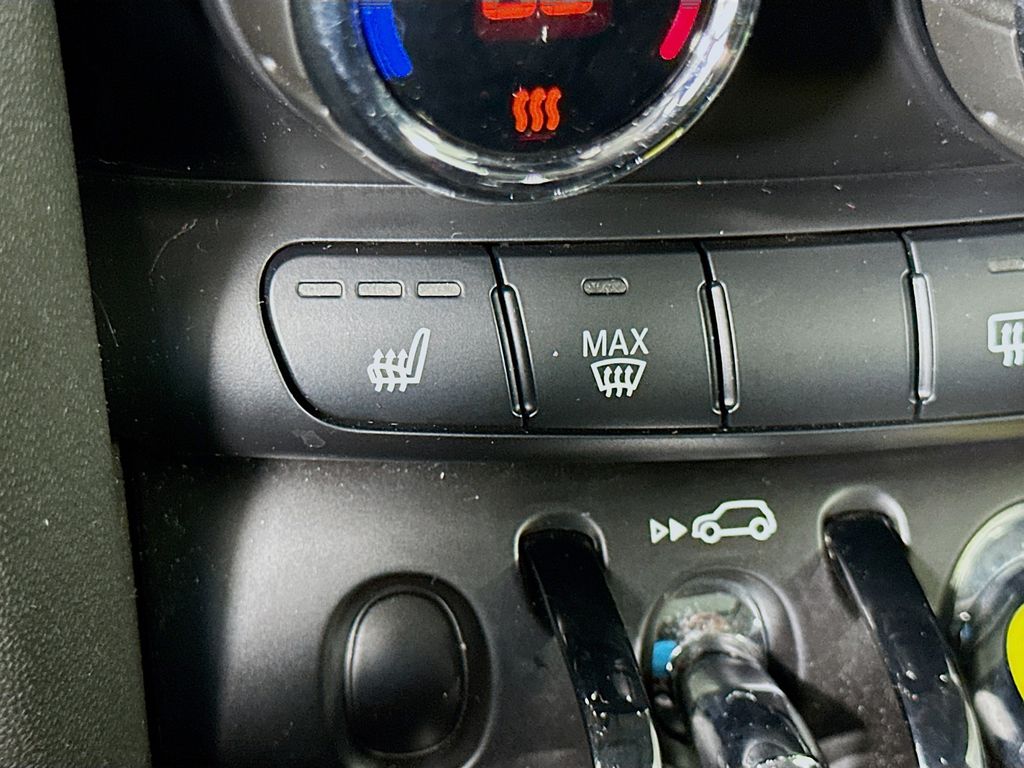 2024 Mini Cooper SE Signature photo 16