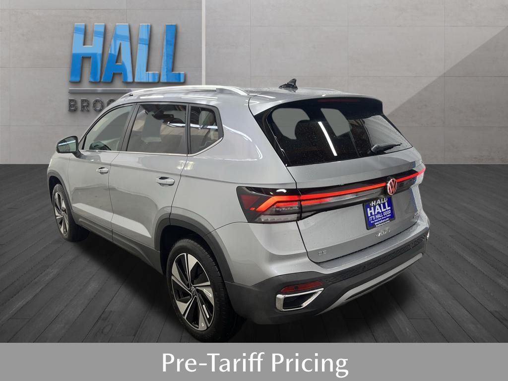 2025 Volkswagen Taos SE photo 3