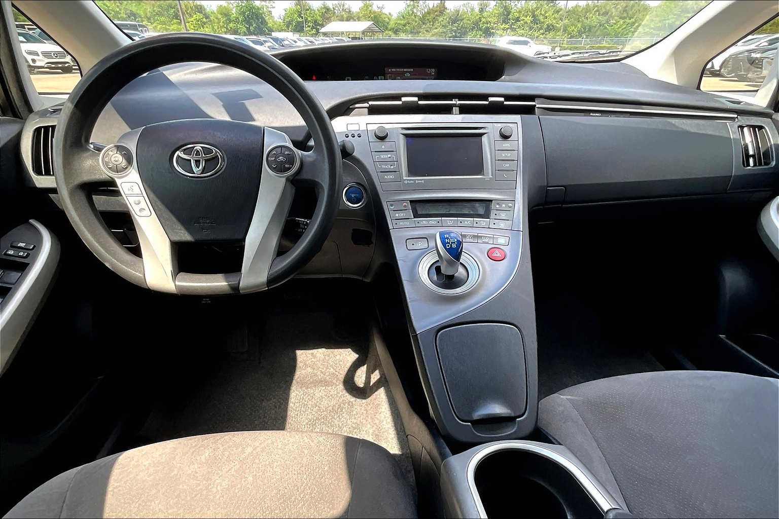 2014 Toyota Prius Two photo 15