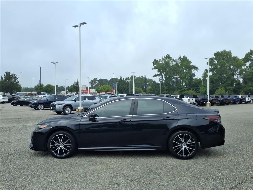 2023 Toyota Camry SE photo 6
