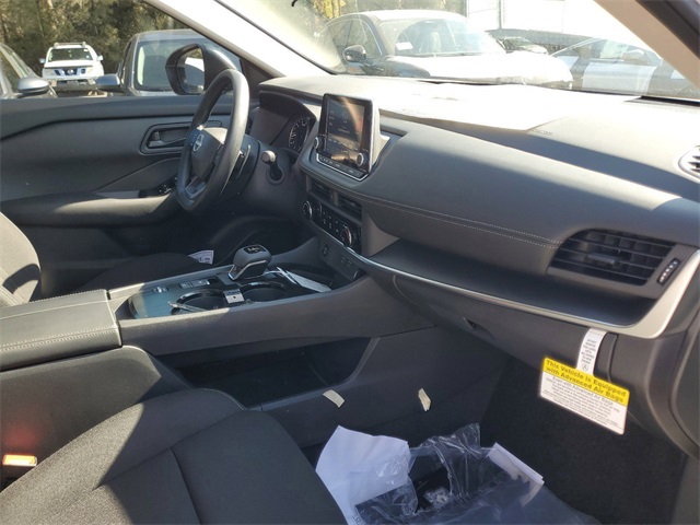 2025 Nissan Rogue S photo 28