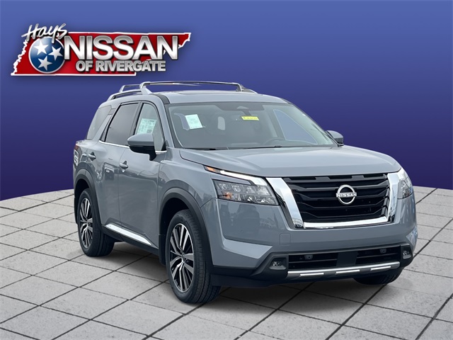 2025 Nissan Pathfinder Platinum's photo