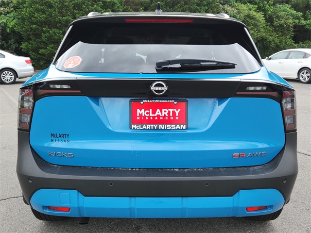 2025 Nissan Kicks SR photo 4