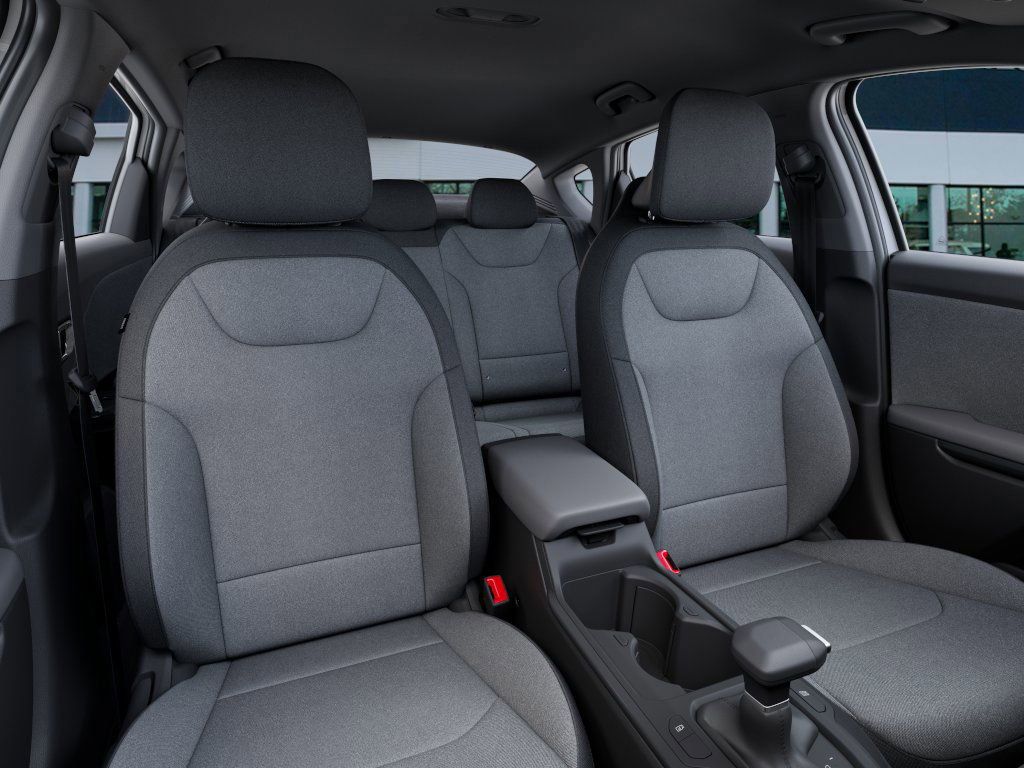 2025 Kia K4 LXS photo 14
