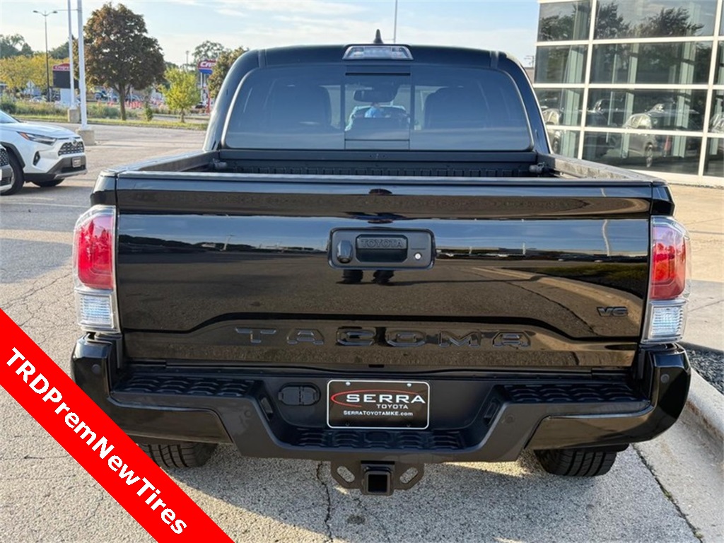 2023 Toyota Tacoma TRD Off-Road photo 3