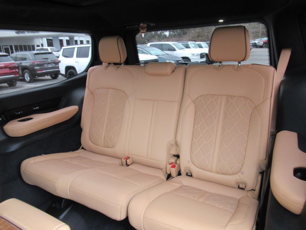 2024 Jeep Grand Wagoneer III photo 29