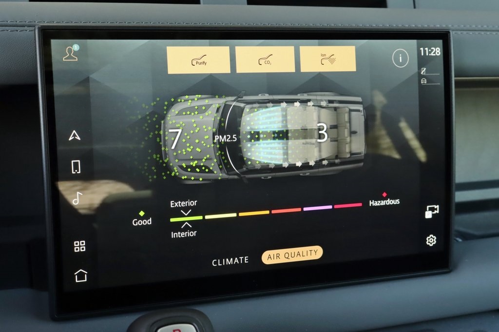 2025 LAND ROVER DEFENDER - Image 24