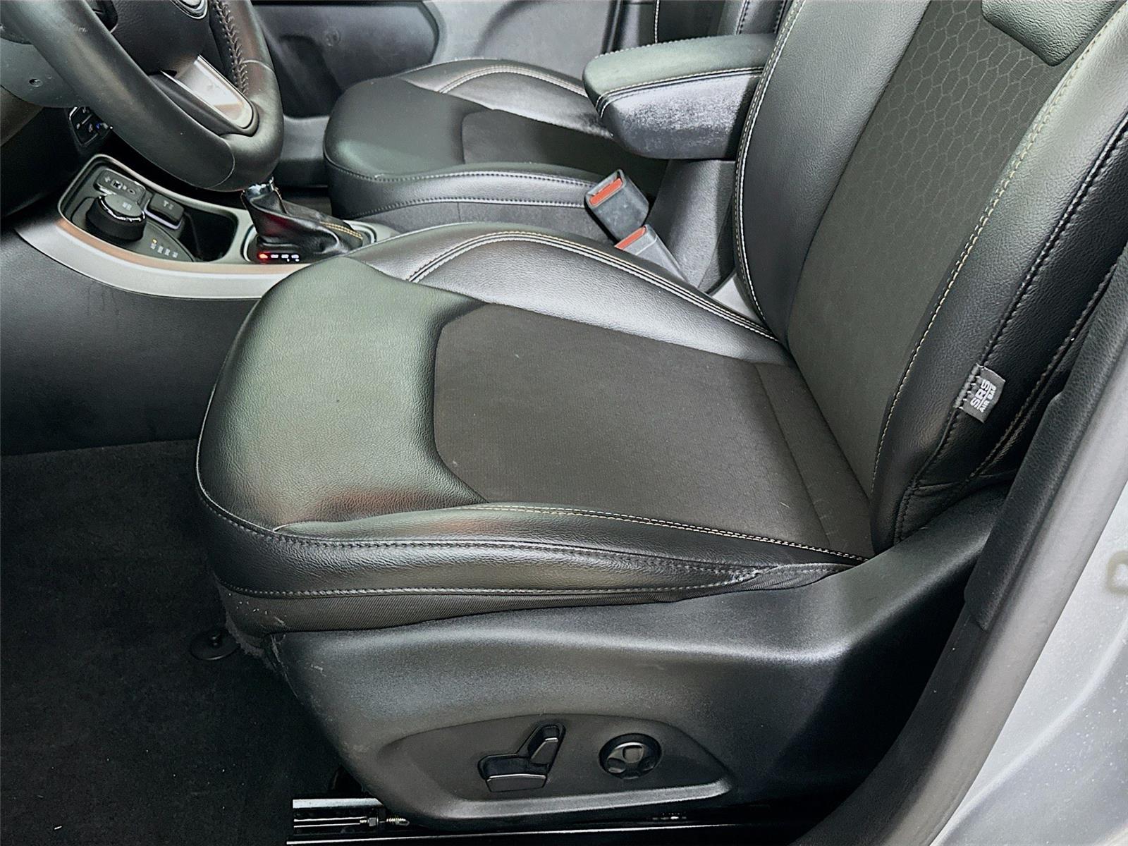 2020 Jeep Compass Latitude photo 18
