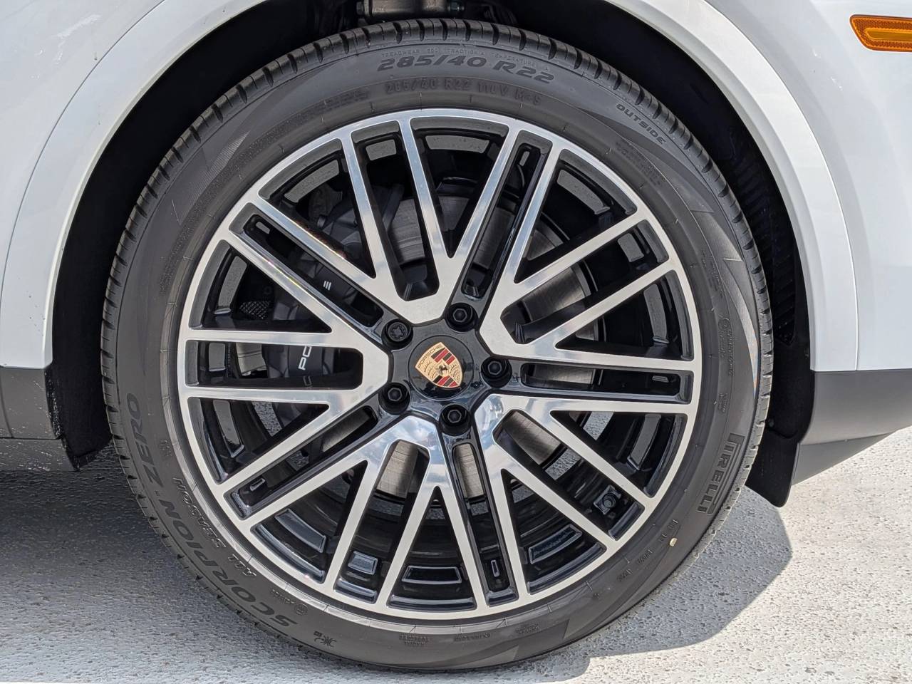 2026 Porsche Cayenne Coupe photo 27
