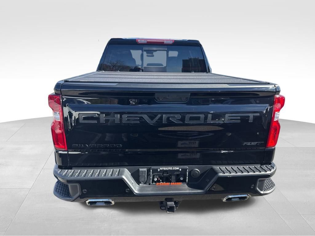 2024 Chevrolet Silverado 1500 RST photo 3