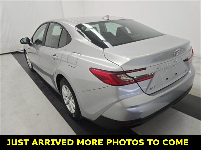 2025 Toyota Camry LE photo 2
