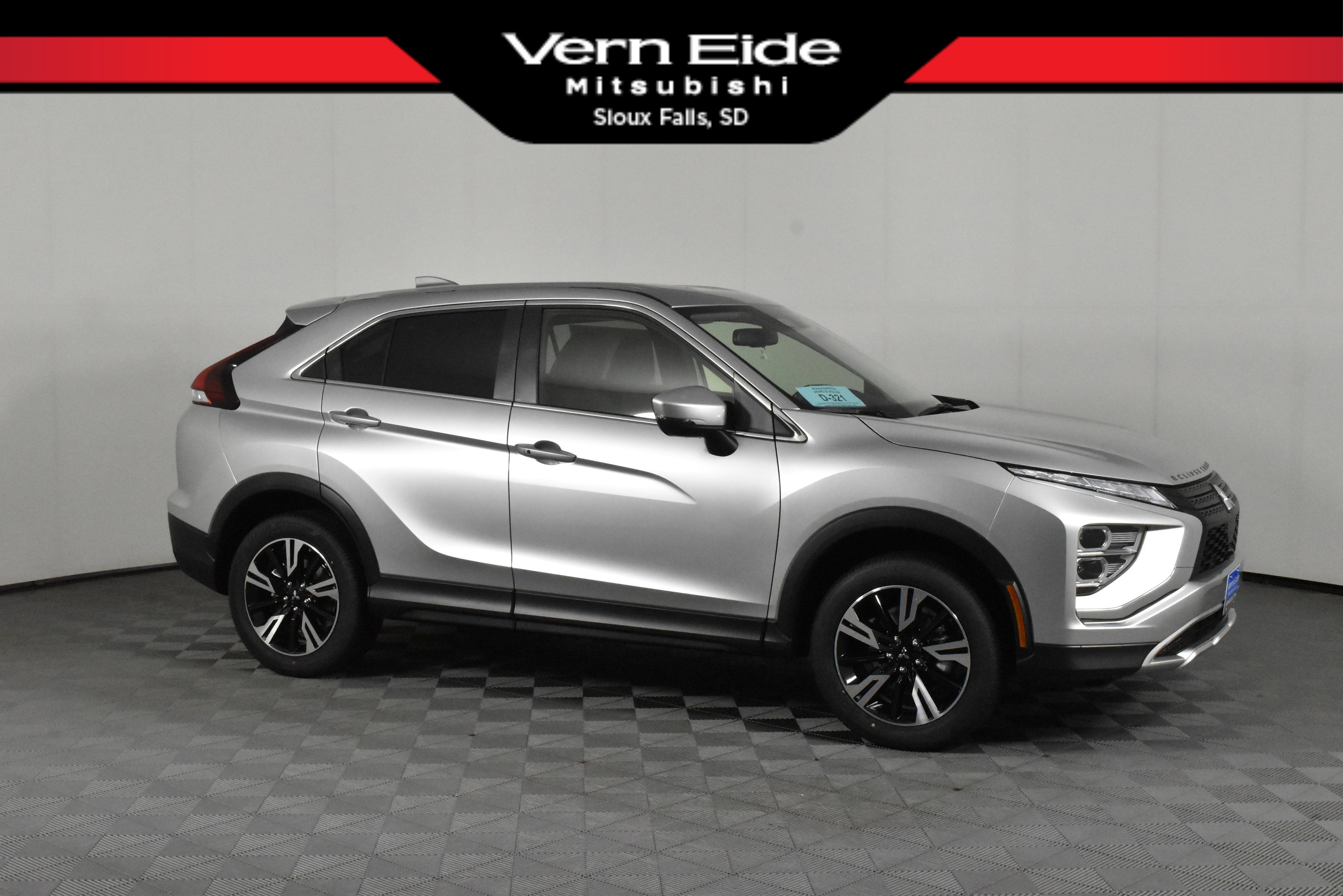 2025 Mitsubishi Eclipse Cross SE's photo