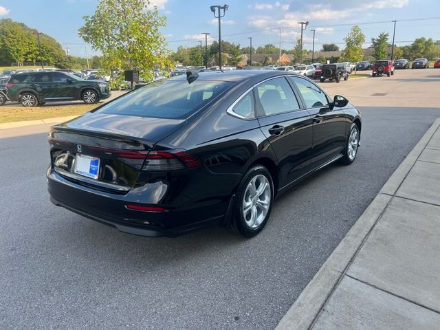 2025 Honda Accord LX photo 4