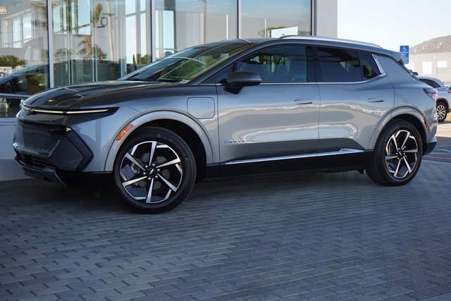 2025 Chevrolet Equinox EV 1LT photo 4