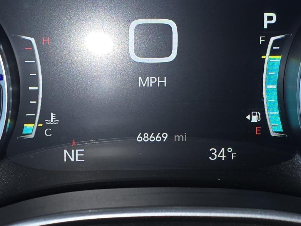 2022 Chrysler Pacifica Touring L photo 9