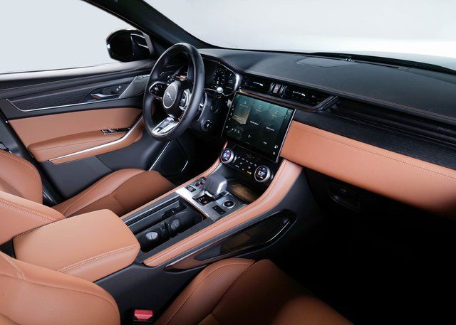 2025 Jaguar F-PACE R-Dynamic S photo 9