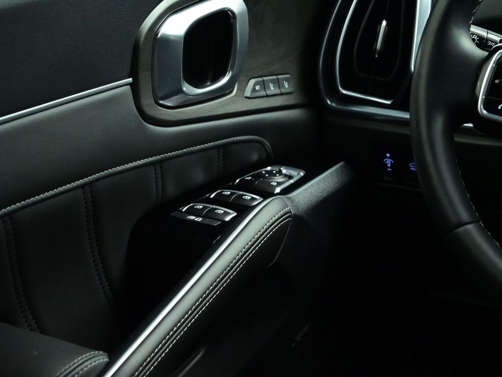 2025 Kia Sorento X-Pro SX Prestige photo 8