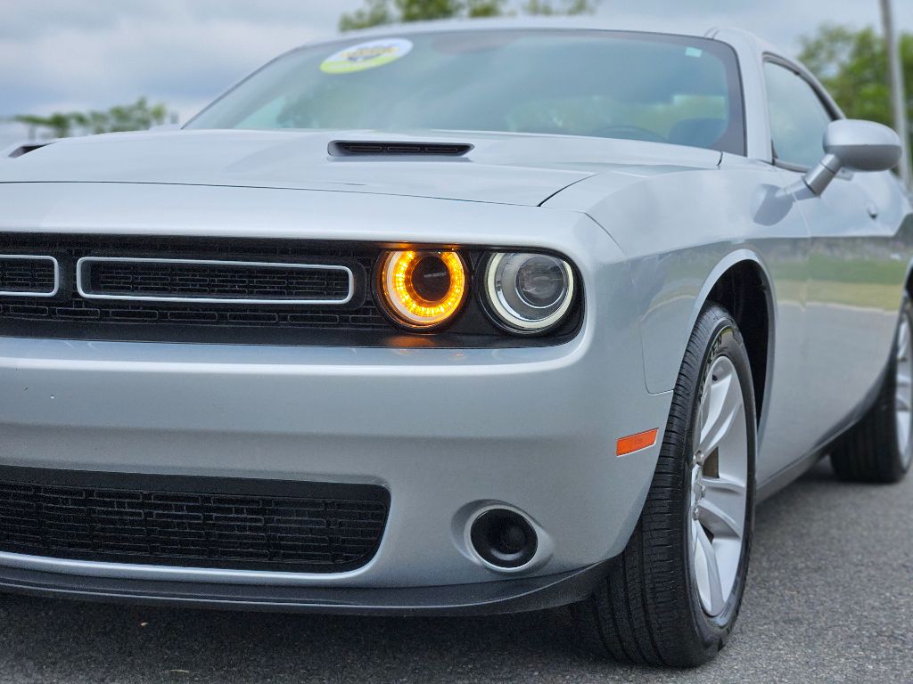 2023 Dodge Challenger SXT photo 6