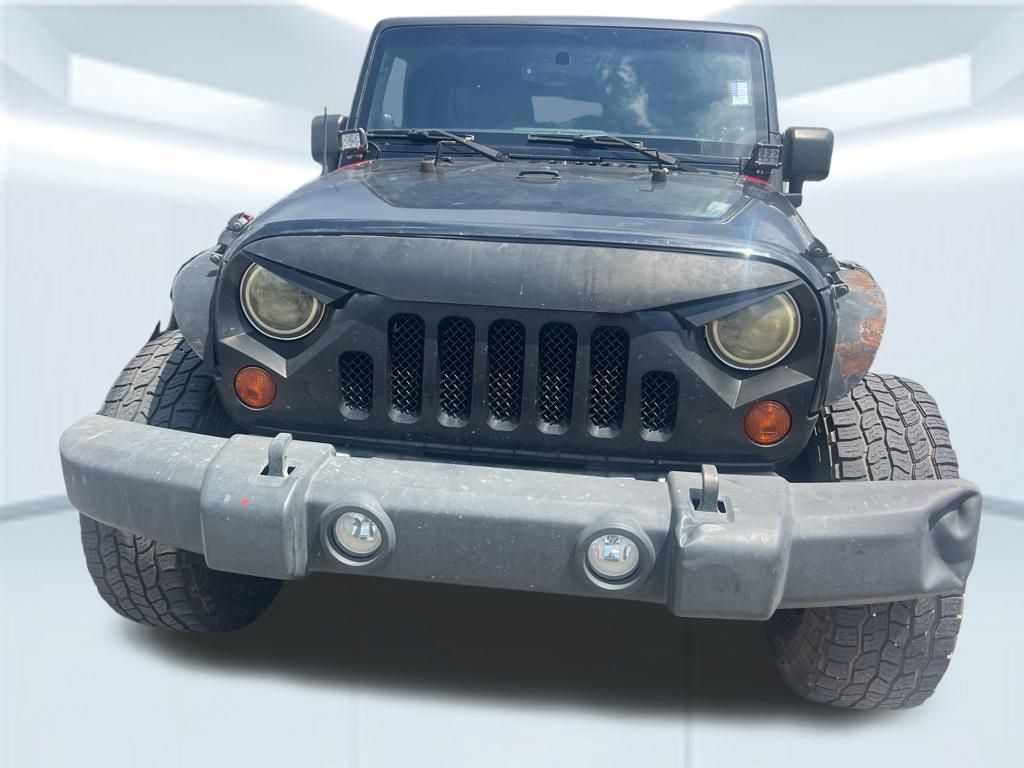 2011 Jeep Wrangler Unlimited Sahara photo 3