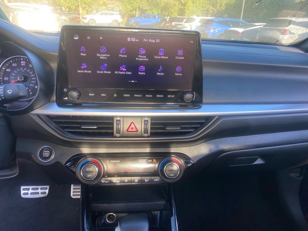 2023 Kia Forte GT-Line photo 11