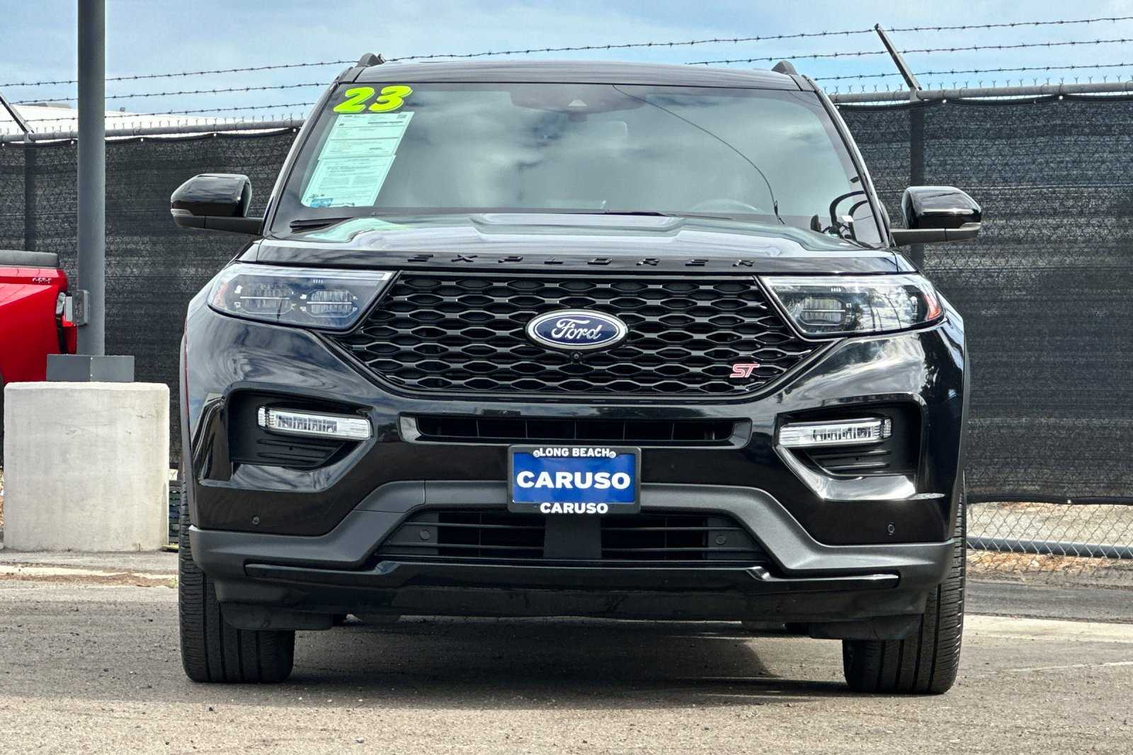 2023 Ford Explorer ST photo 7
