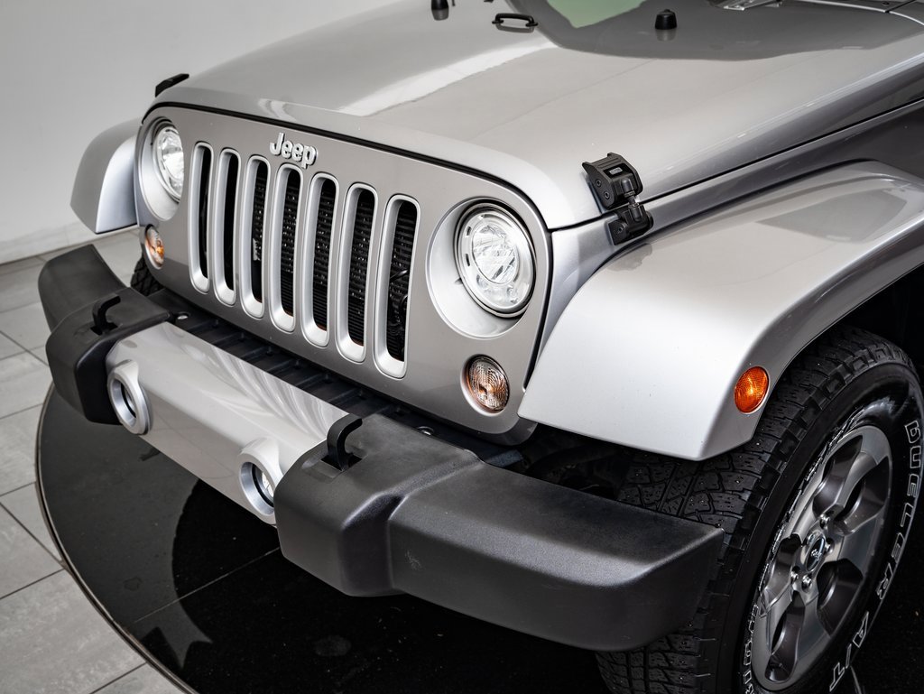 2017 Jeep Wrangler Unlimited Sahara photo 3