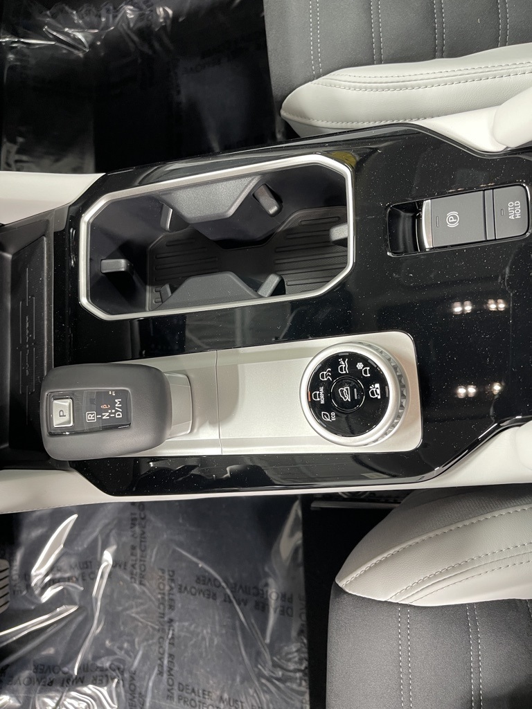 2025 Mitsubishi Outlander SE photo 10