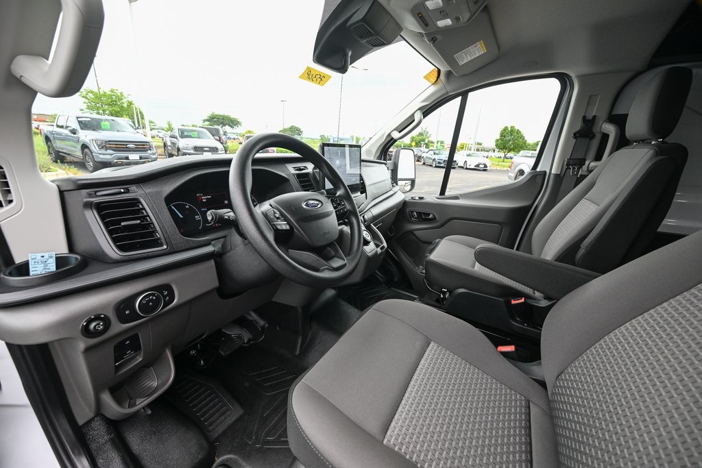 2025 Ford Transit photo 21