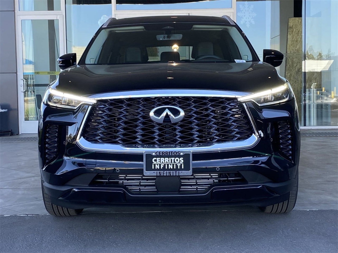2025 Infiniti QX60 Luxe photo 2