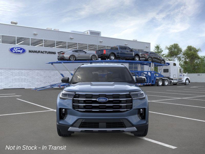2025 Ford Explorer photo 2